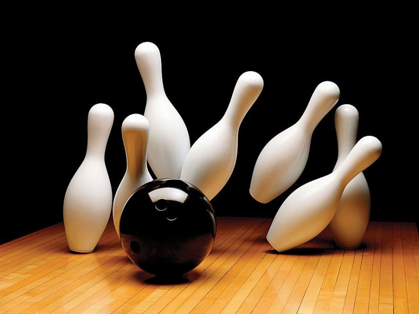 Bowling-ball-pins.jpg